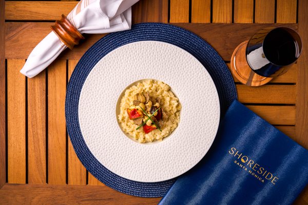 Shoreside Restaurant and Bar by null
