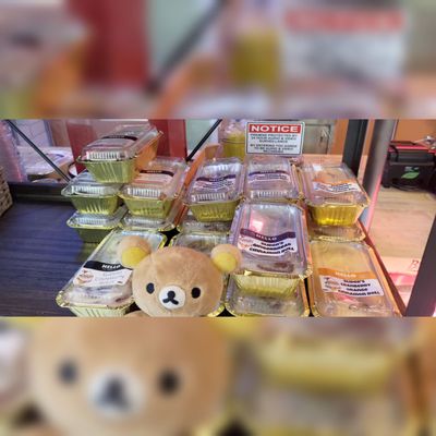 Sliders Bakery and Ice Cream Factory by null