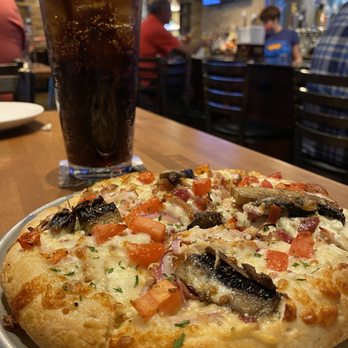 Crafters Pizza and Drafthouse - HC Taste Buds - Pizza Near Me - Carmel, Indiana Crafters Pizza and Drafthouse - HC Taste Buds - Pizza Near Me - Carmel, Indiana