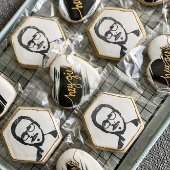Bzee Designs - Ryan Gosling "Hey Girl" custom cookies - Desserts Near Me
