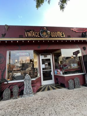 Bearded Lady Vintage & Oddities by null