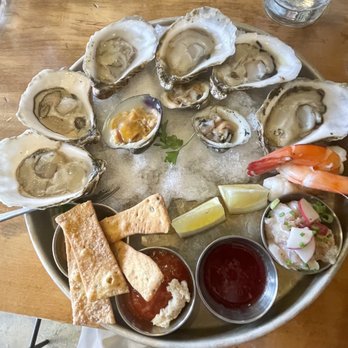 The Red Dory - Raw Platter - New American Near Me - Tiverton, Rhode Island