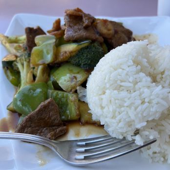 Veggie Lee - L9. Vegan Beef with Sichuan Style Lunch Special - Vegan Near Me - Hayward, California Veggie Lee - L9. Vegan Beef with Sichuan Style Lunch Special - Vegan Near Me - Hayward, California