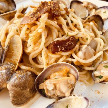 Serafina - Spaghetti alle vongole e bottarga - Italian Near Me - San Francisco, California Serafina - Spaghetti alle vongole e bottarga - Italian Near Me - San Francisco, California