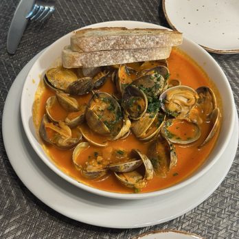Osteria La Briccola - Guazzetto Di Vongole - Italian Near Me - Ashland, Oregon