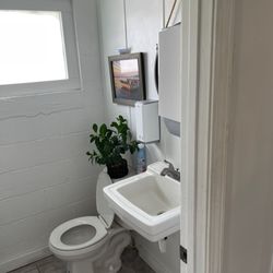 Bayside Coffee - Bathroom