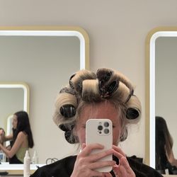 Habit Salon - Curlers in for two seconds