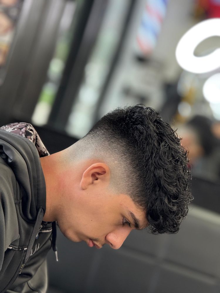 Cutting Edge 2 Barbershop Logo
