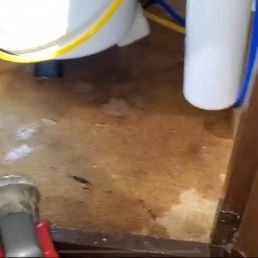 Water damage by unprofessional instal by Felipe Water damage by unprofessional instal by Felipe