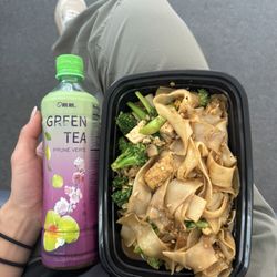 Tofu pad see ew & plum green tea