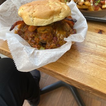 Block 16 - Wagyu chili burger - American Near Me - Omaha, Nebraska