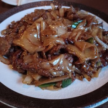 Pink Basil - Beef Hor Fun Noodles - Asian Fusion Near Me - Mystic, Connecticut Pink Basil - Beef Hor Fun Noodles - Asian Fusion Near Me - Mystic, Connecticut