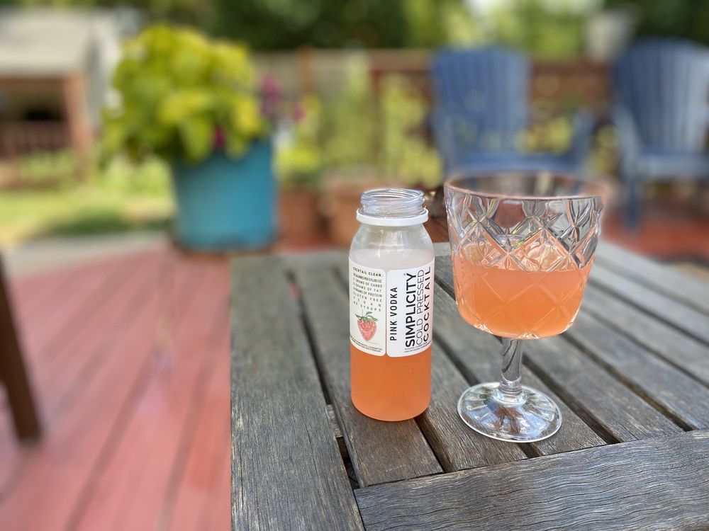 SIMPLICITY COLD PRESSED JUICE Updated July 2024 204 Photos & 26 Reviews 1101 E 54th St