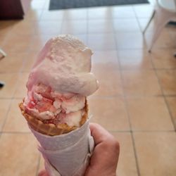 La Monarca Michoacana 7 - Blackberry and strawberry cheese cake.  Yum