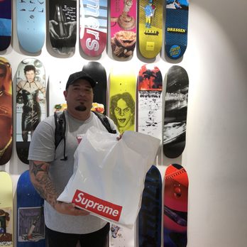 Supreme - Accessories Near Me - Paris, 75 Supreme - Accessories Near Me - Paris, 75