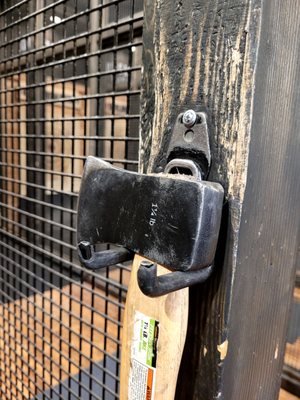 Dueling Axes Las Vegas | Axe Throwing Bar by null