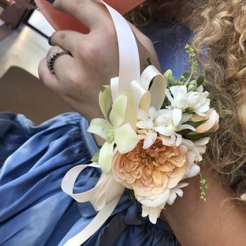 Menlo Botanica - Wrist corsage - Florists Near Me - Menlo Park, California