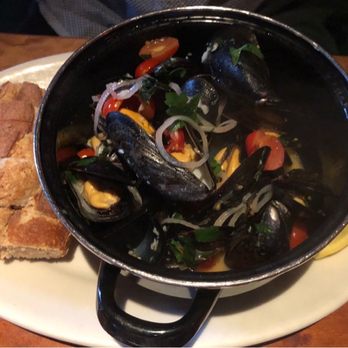 Old Ebbitt Grill - Muscles in broth - Bars Near Me - Washington, DC, District of Columbia Old Ebbitt Grill - Muscles in broth - Bars Near Me - Washington, DC, District of Columbia