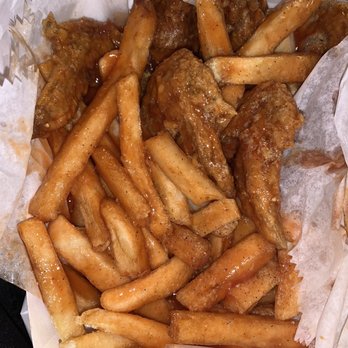 Harold's Chicken - 4 pChicken Four Wing Dinner - Chicken Wings Near Me - Schaumburg, Illinois Harold's Chicken - 4 pChicken Four Wing Dinner - Chicken Wings Near Me - Schaumburg, Illinois
