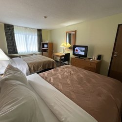 Quality Inn At Collins Road - Cedar Rapids