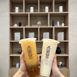 white peach tea + four seasons, four seasons milk tea + taro + nunu mochi white peach tea + four seasons, four seasons milk tea + taro + nunu mochi