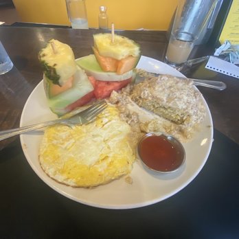 Breakfast Club - Jalapeño biscuits and gravy - Breakfast & Brunch Near Me - Phoenix, Arizona