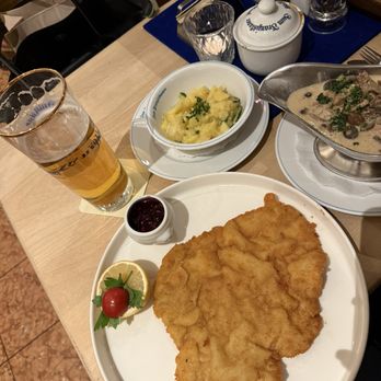 Zum Franziskaner - Pork schnitzel - Bavarian Near Me - Munich, BY Zum Franziskaner - Pork schnitzel - Bavarian Near Me - Munich, BY