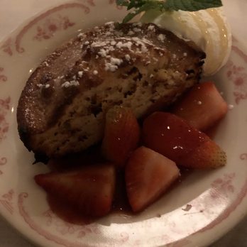 Maggiano's - Mini butter cake that was actually really dry on the inside with more unripened strawberries - Italian Near Me - Springfield, Virginia