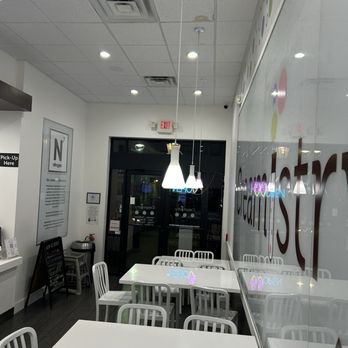 Creamistry - Seating area. - Ice Cream & Frozen Yogurt Near Me - Houston, Texas Creamistry - Seating area. - Ice Cream & Frozen Yogurt Near Me - Houston, Texas
