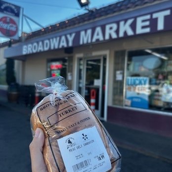 Broadway Market - Delis Near Me - Sonoma, California