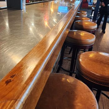 Horatio's - I'm not sure if it was something we said, but when we walked in the bar was packed. 10 minutes later. - Seafood Near Me - San Leandro, California
