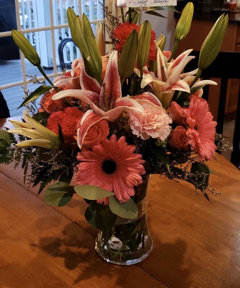 FISHER FLORIST 10 Photos & 16 Reviews 87 Broad St, New London