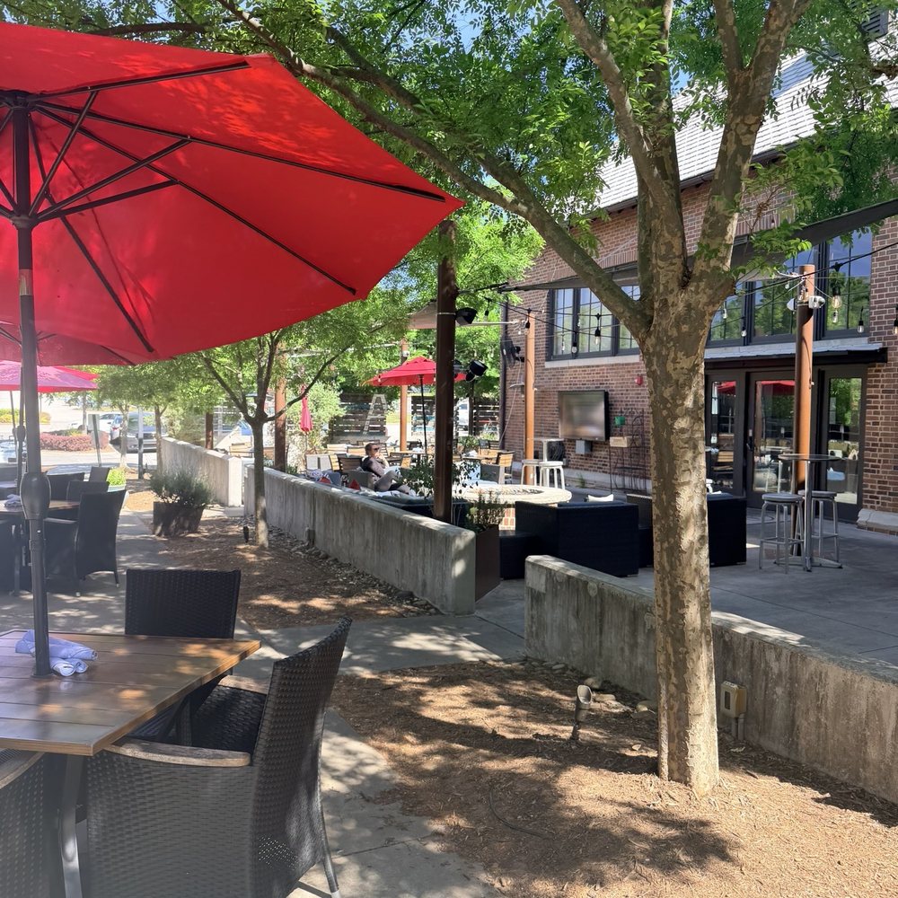 Dray Bar & Grill - Outside Patio - American Near Me - Drayton, South Carolina Dray Bar & Grill - Outside Patio - American Near Me - Drayton, South Carolina