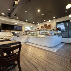 Cafe Trois - Cozy shop.