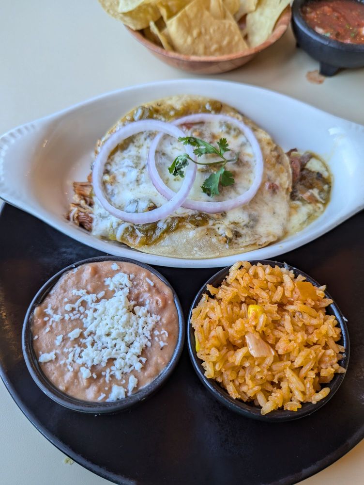 Gustavo’s Monticello Logo