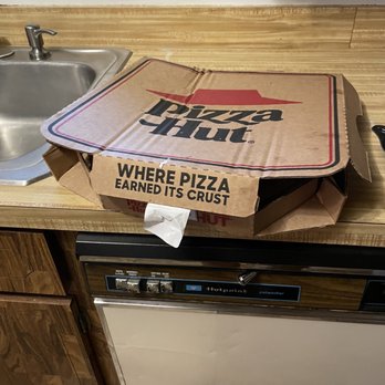 Pizza Hut - Pizza box - Pizza Near Me - MacClenny, Florida Pizza Hut - Pizza box - Pizza Near Me - MacClenny, Florida