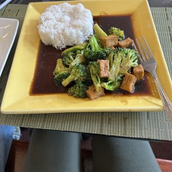 Siam Thai - 42. Stir-Fried Broccoli with tofu - Thai Near Me - West Milwaukee, Wisconsin