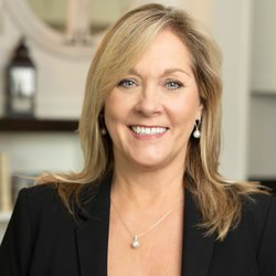 Fredda Takacs - Higgins Group Private Brokerage