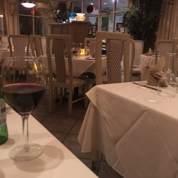 Ristorante Farfalla - Chianti with dinner - Italian Near Me - Estero, Florida