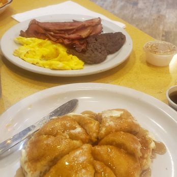 Happy's Fish House - Happy's sampler platter. - Cajun/Creole Near Me - Tyler, Texas