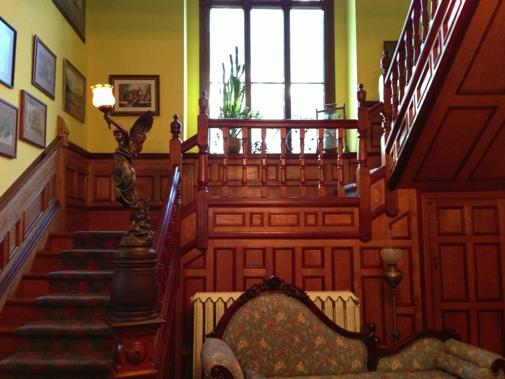 BREAD AND ROSES INN Updated August 2024 82 Victoria Street