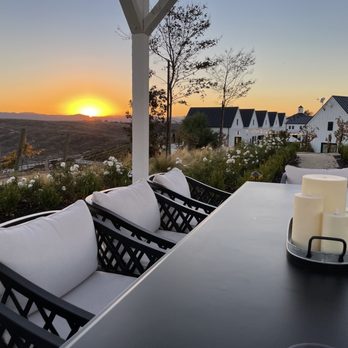 The New Inn - Hotels Near Me - Temecula, California