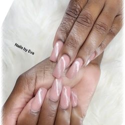 Good Looks Spa - Nails by Eva