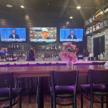 Fountain Grill - Bar area - American Near Me - Ashburn, Virginia