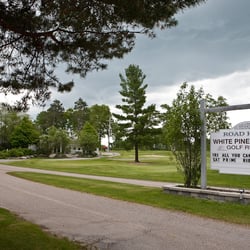 Hubbard Lake Roadhouse - Our entrance