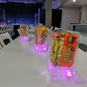Bside - My sister's centerpiece idea was a hit! - Lounges Near Me - Honolulu, Hawaii