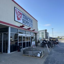 Tractor Supply - Entrance