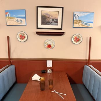 Chris' Restaurant - Diners Near Me - Lorain, Ohio