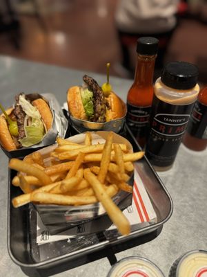 Tanner's Prime Burgers by null