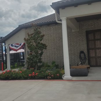 Rosini Vineyards - Wine Tasting Room Near Me - Rockwall, Texas